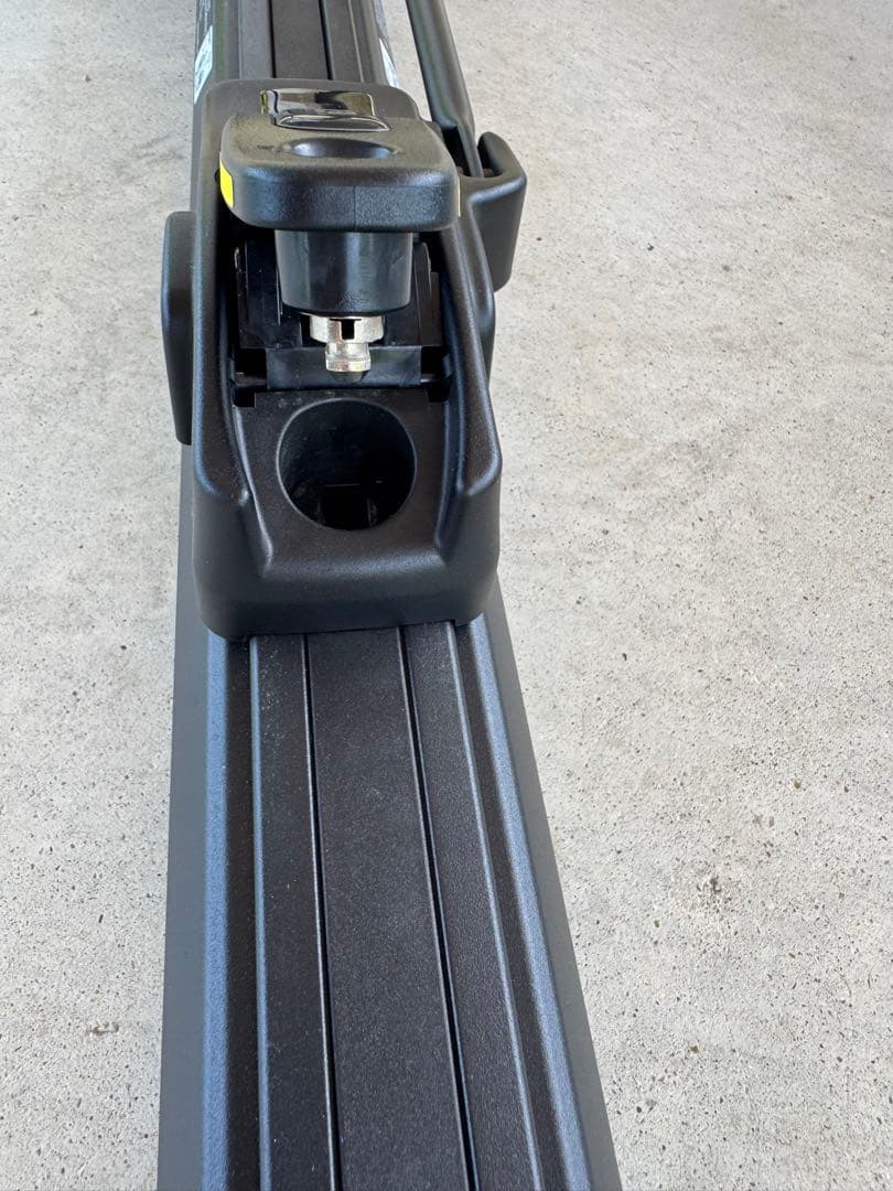 L*2様 INA389 TIRE HOLD II 自転車用タイヤホルダー