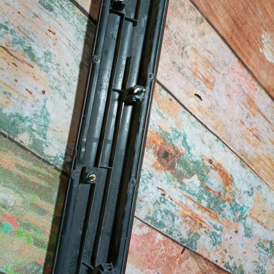 新車外し　E51 エルグランド　テールランプ　リアガーニッシュ