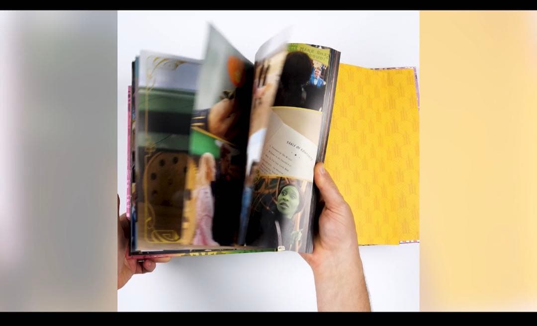 【アメリカ限定】Wicked 公式写真集　ポスター付き　期間限定