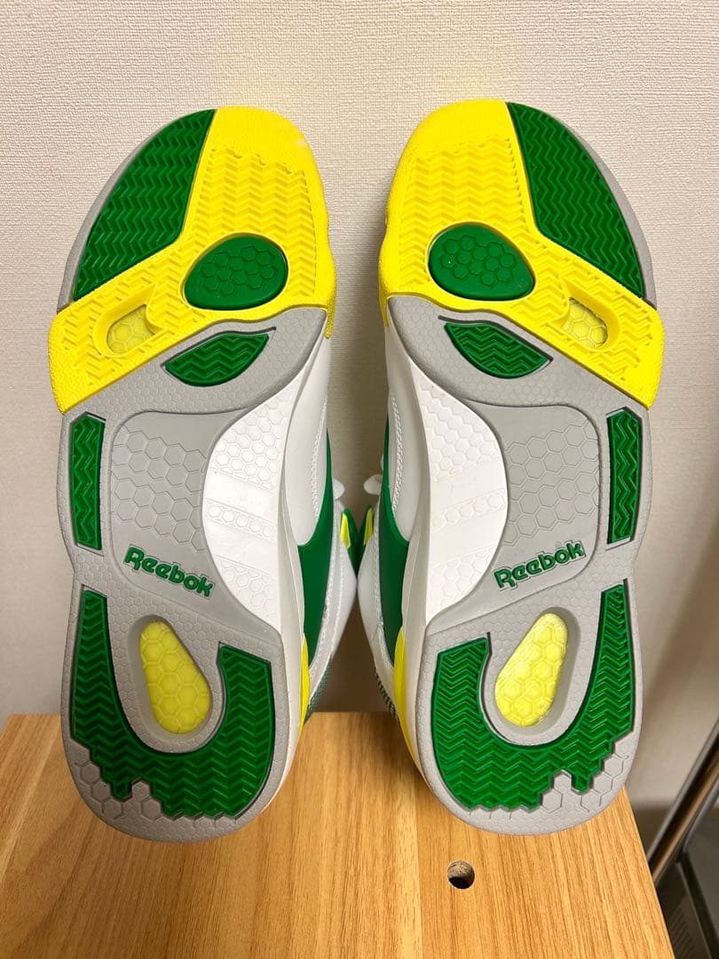 最終値下げ　未使用Reebok コートヴィクトリーポンプ　26.5センチ