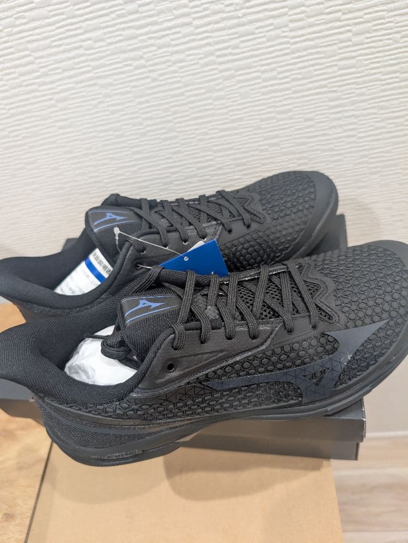 世界７７７足限定モデル　ミズノ　ウェーブエクシードツアー７　２７cm　新品