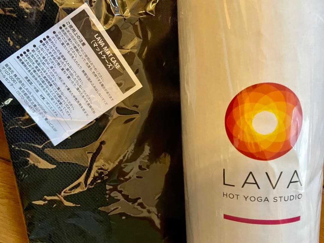 LAVA ヨガマット (マゼンダ)とマットケース