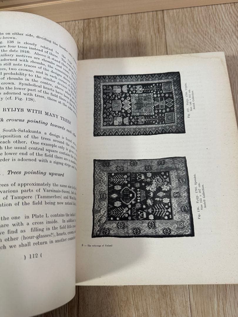 フィンランドのルイジ絨毯　歴史的研究　U.T.シレリウス著　図版　絨毯の本