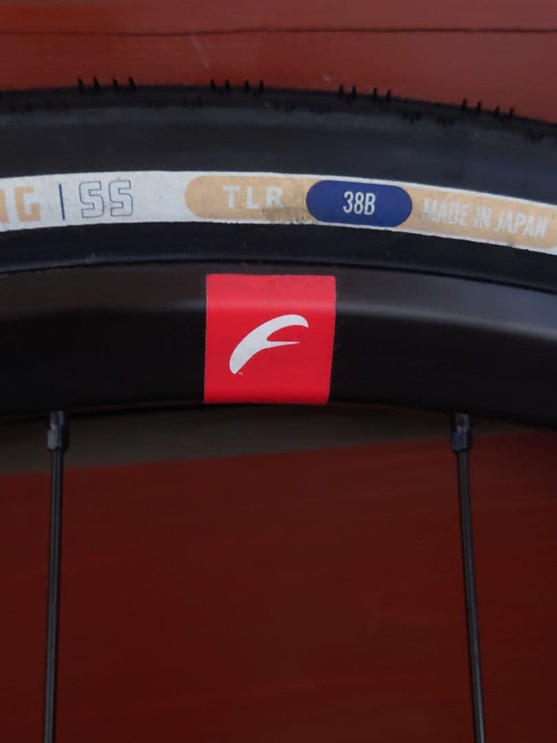 【ホイール】：フルクラム650b レーシング700DB