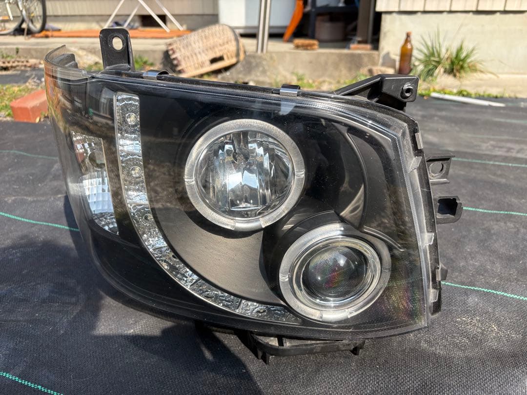 ハイエース　ソナー製　ヘッドライト