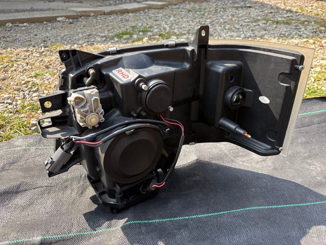 ハイエース　ソナー製　ヘッドライト