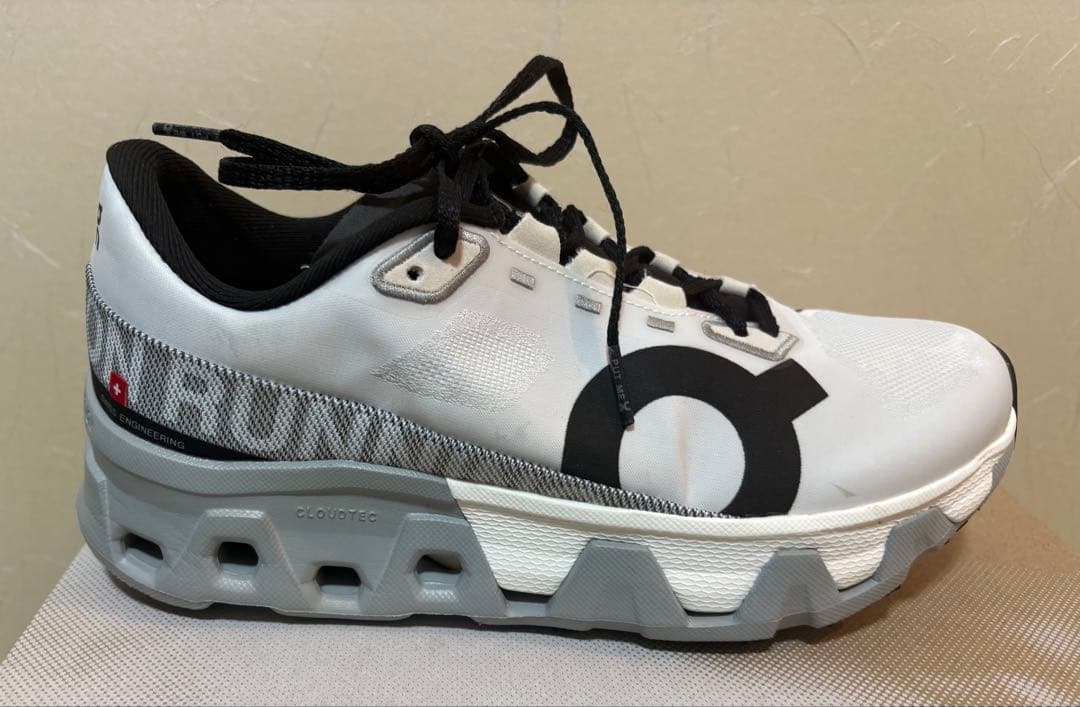 On Cloudmonster Hyper グレー/ホワイト 8M 26.0㎝