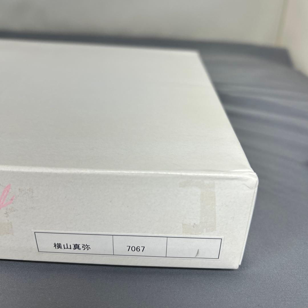 横山真弥　絵画　　魔女のおでかけ