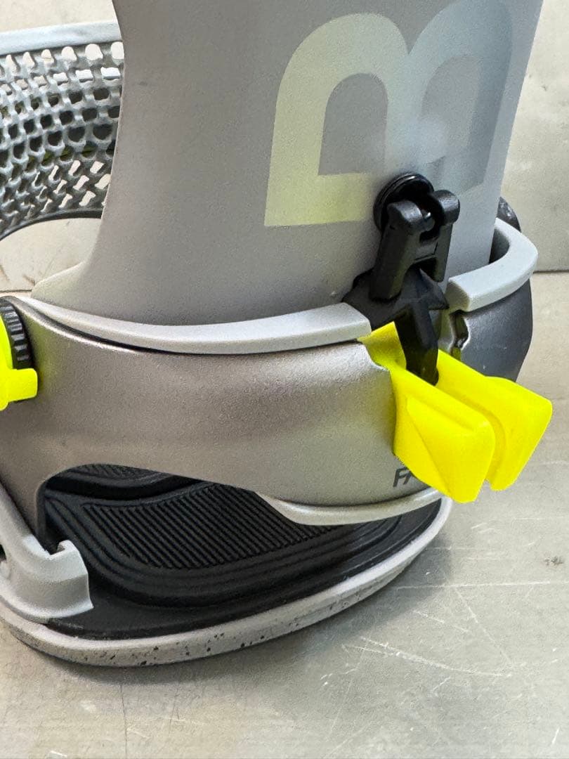 一度着用 M/L 25-26 バタレオン フェイズ バインディング