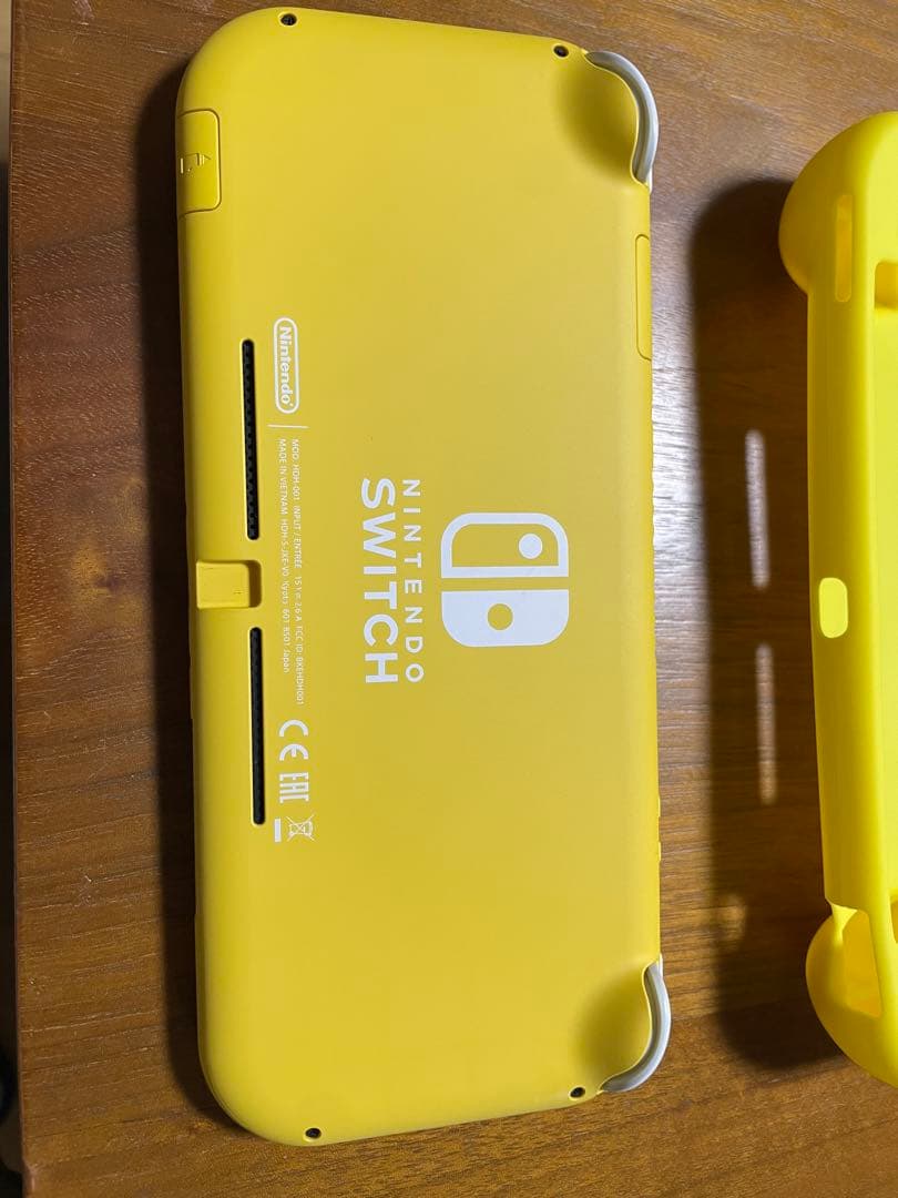 【極美品】Nintendo Switch Lite イエローとブレワイセット売り