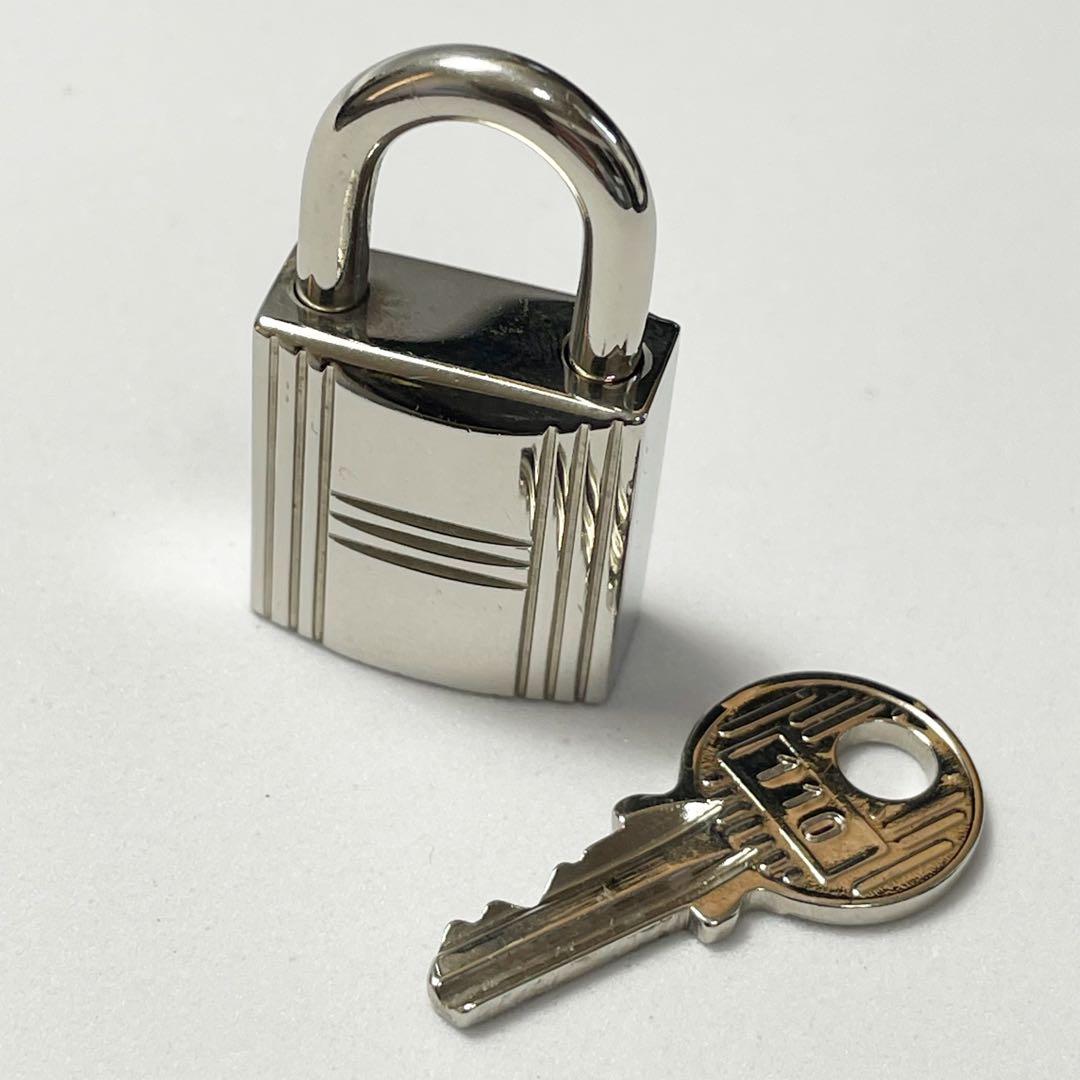 HERMES エルメス カデナ 南京錠 鍵 キー No.110