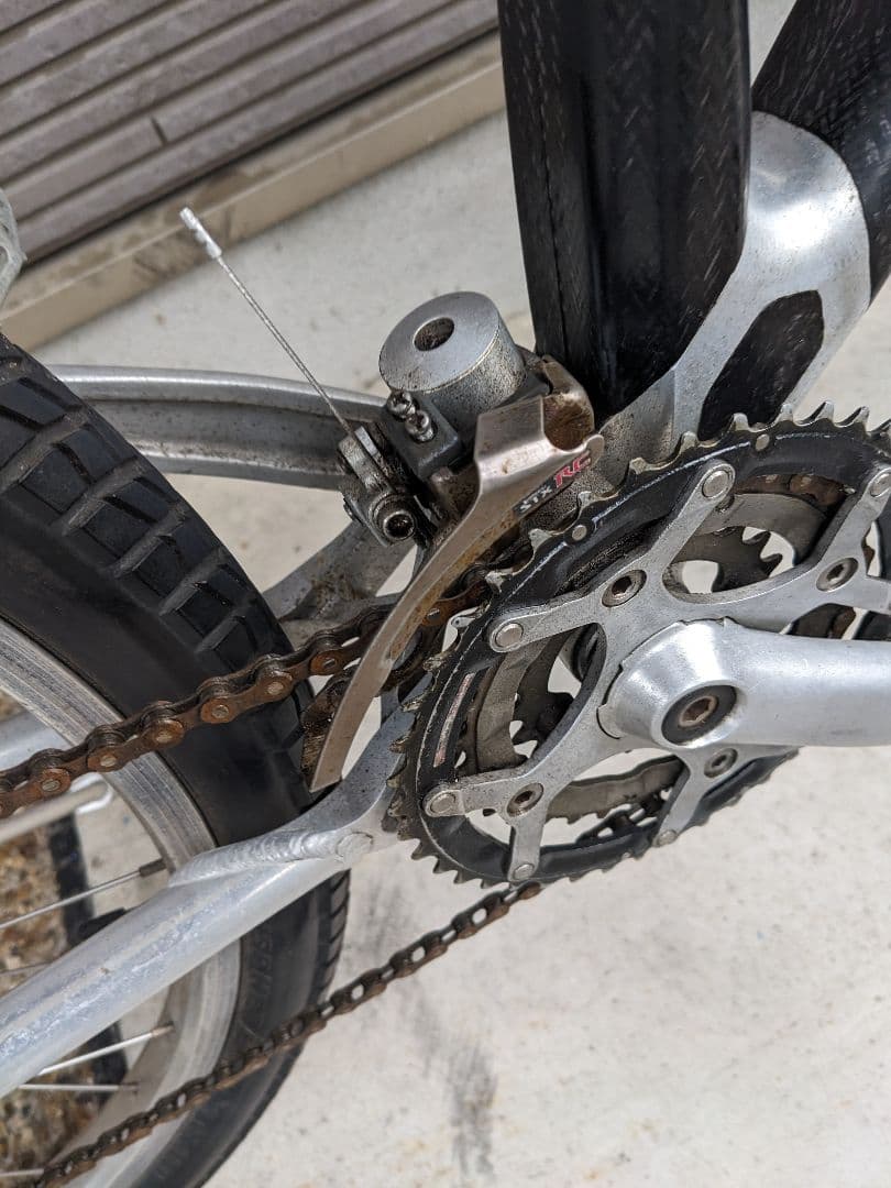 GT マウンテンバイク (カーボンフレーム)