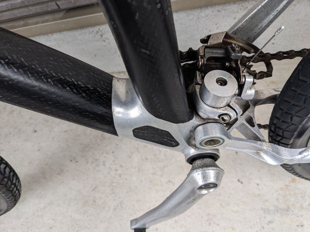 GT マウンテンバイク (カーボンフレーム)