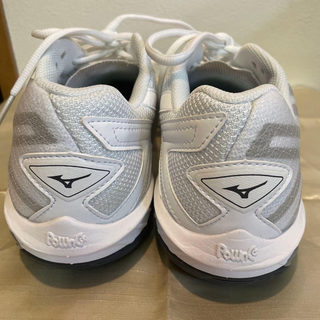 極美品MIZUNOウエーブクローEL２、２5センチ、バドミントンシューズ