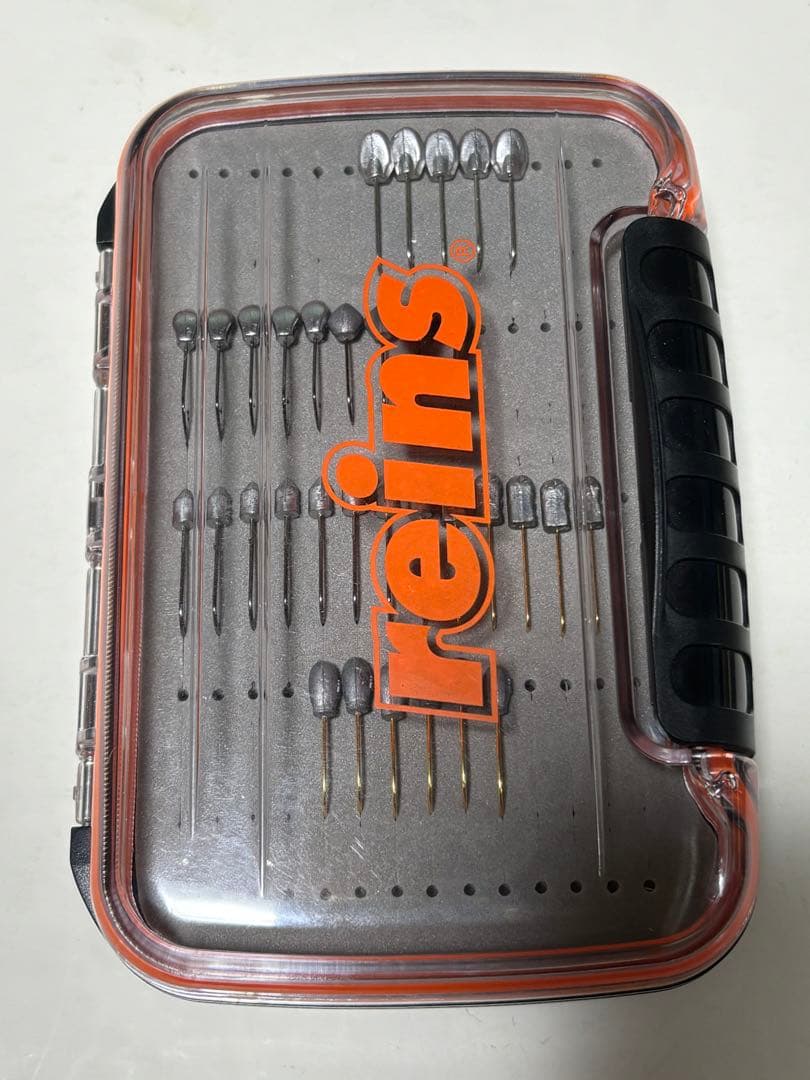 reins 両開きタイプのジグヘッドケース　アジング　メバリング　ジグヘッド