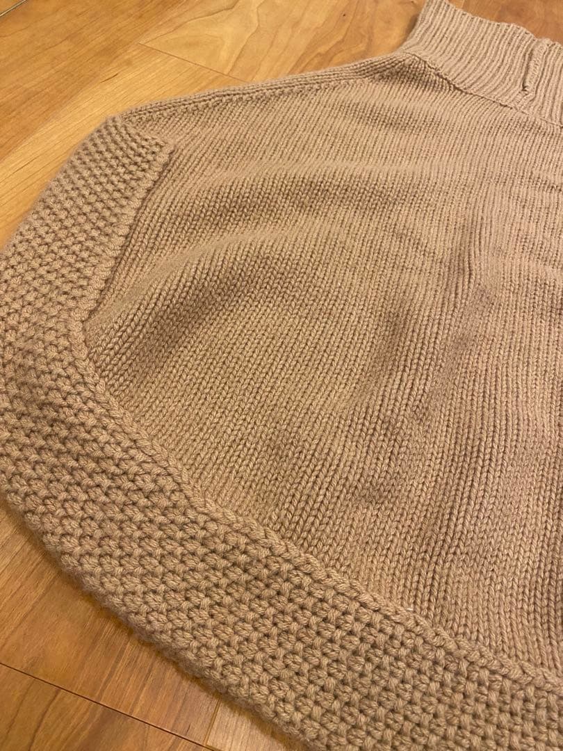 お値下げ❤️GUCCI ベージュ ニットポンチョ