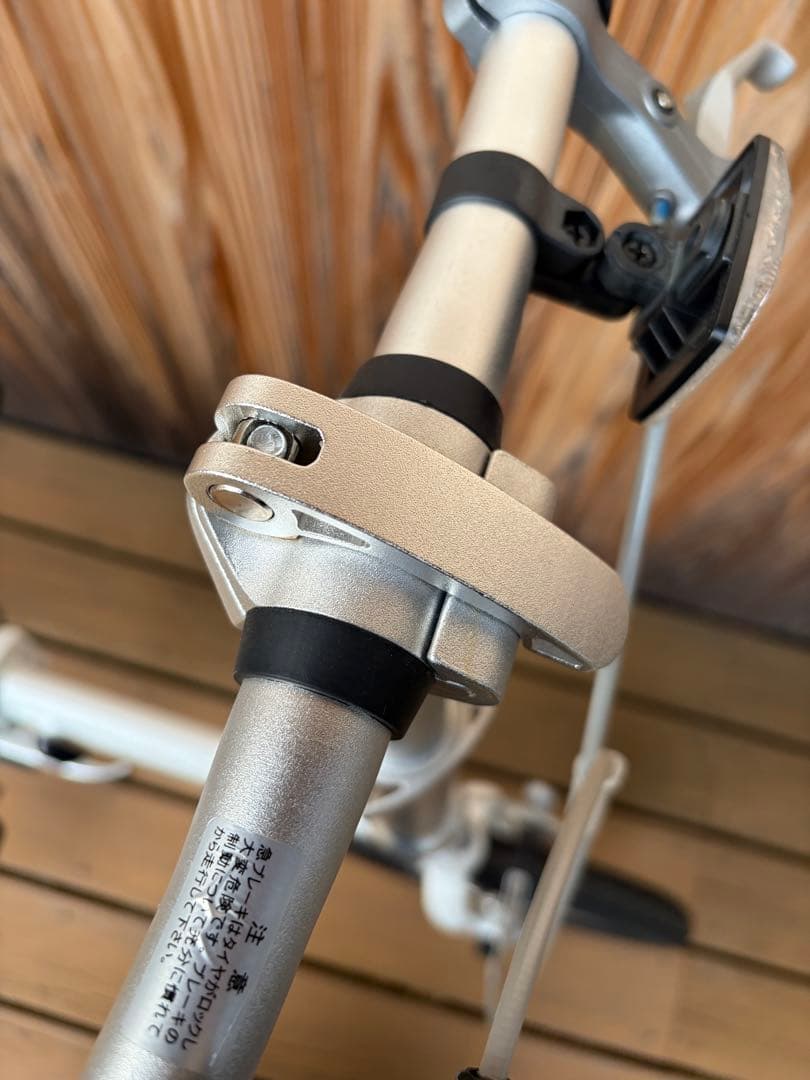 RENAULT ルノー　ライト８　新品未使用　ホワイト