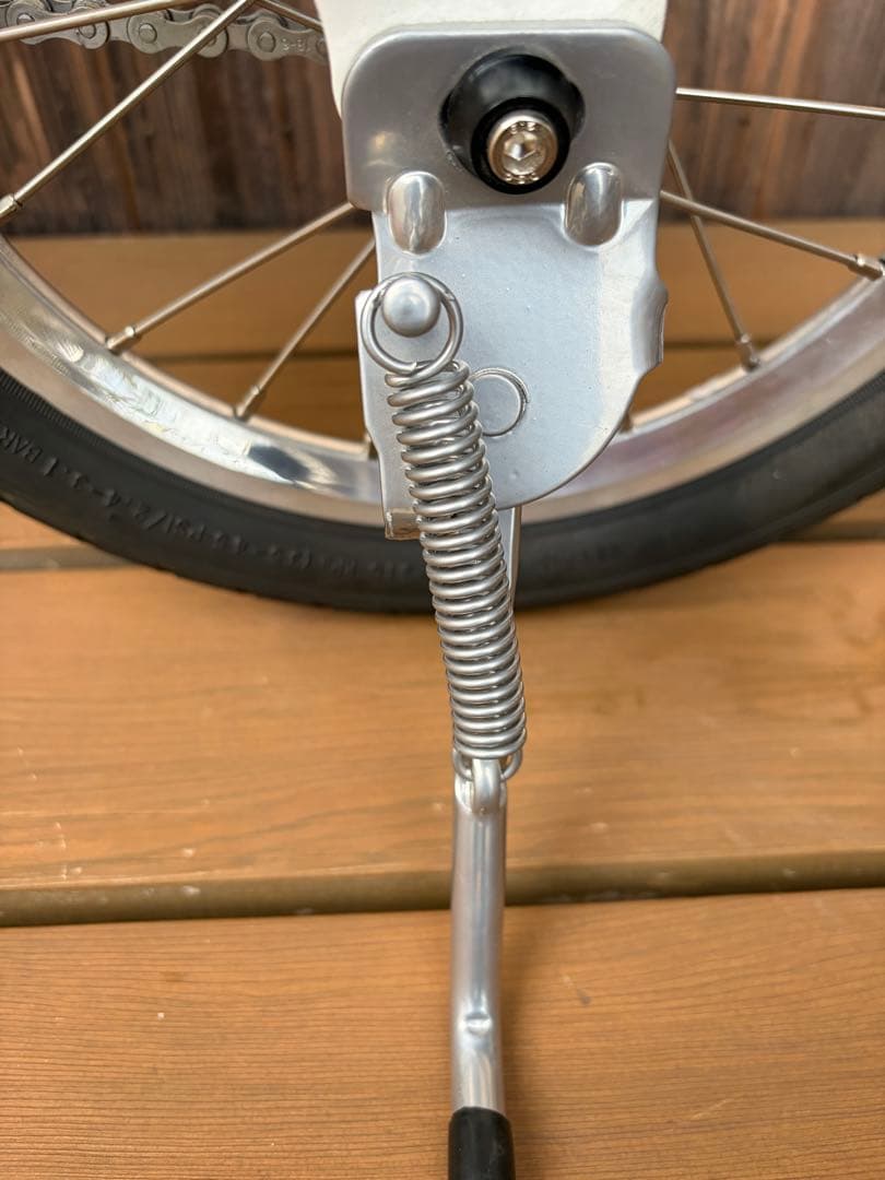 RENAULT ルノー　ライト８　新品未使用　ホワイト