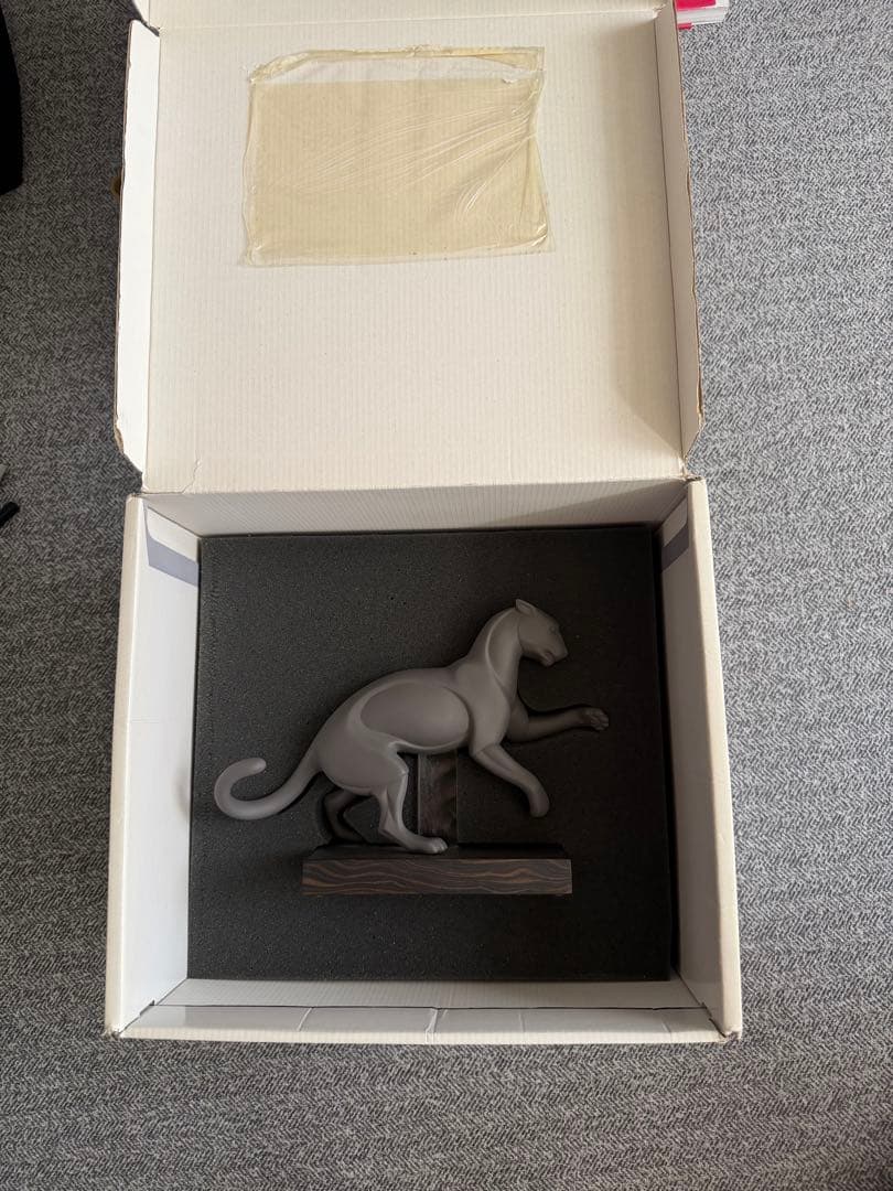 リヤドロ　ヒョウ　豹　箱付き　動物