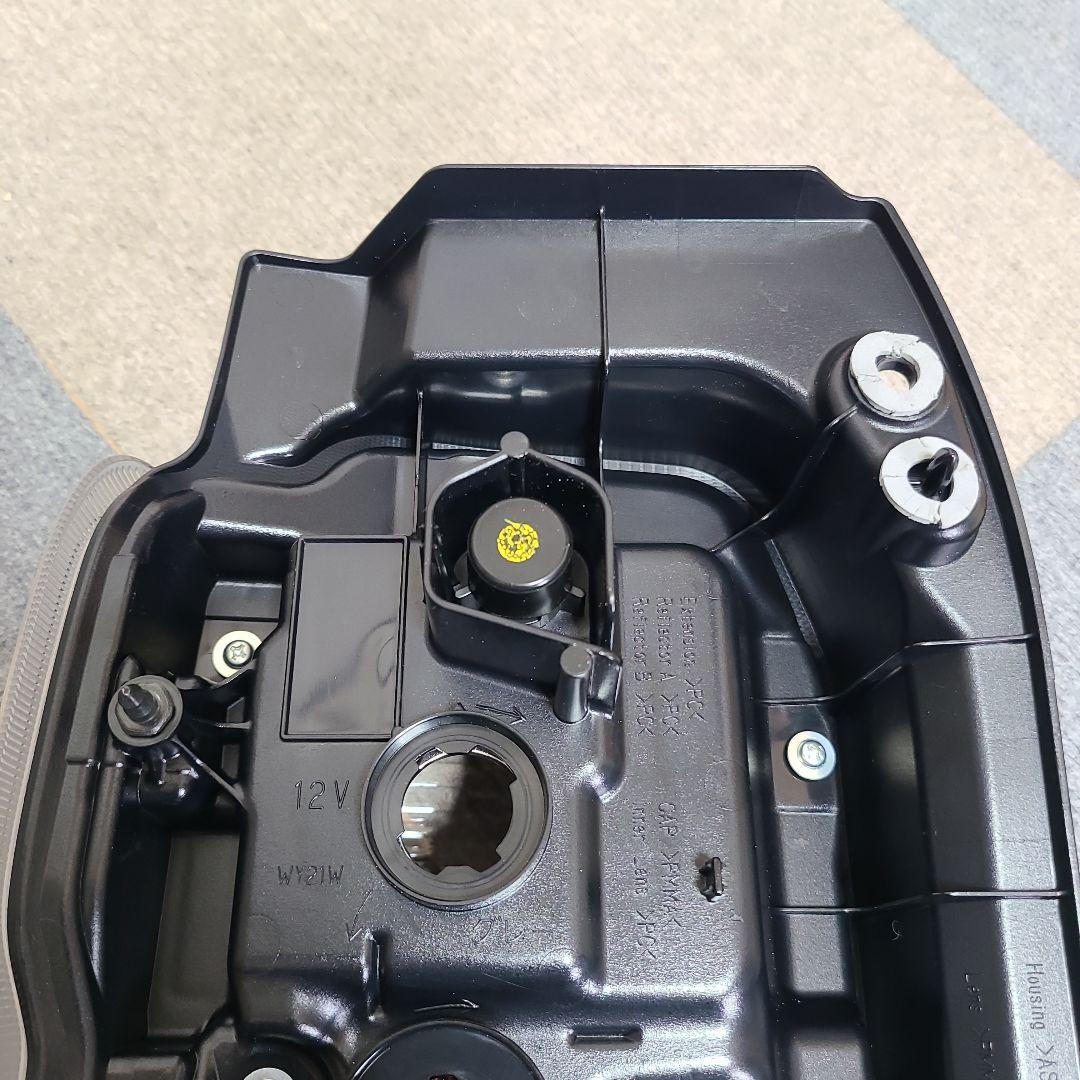 【美品】【スズキ ハスラー MR52S】テールランプ右側