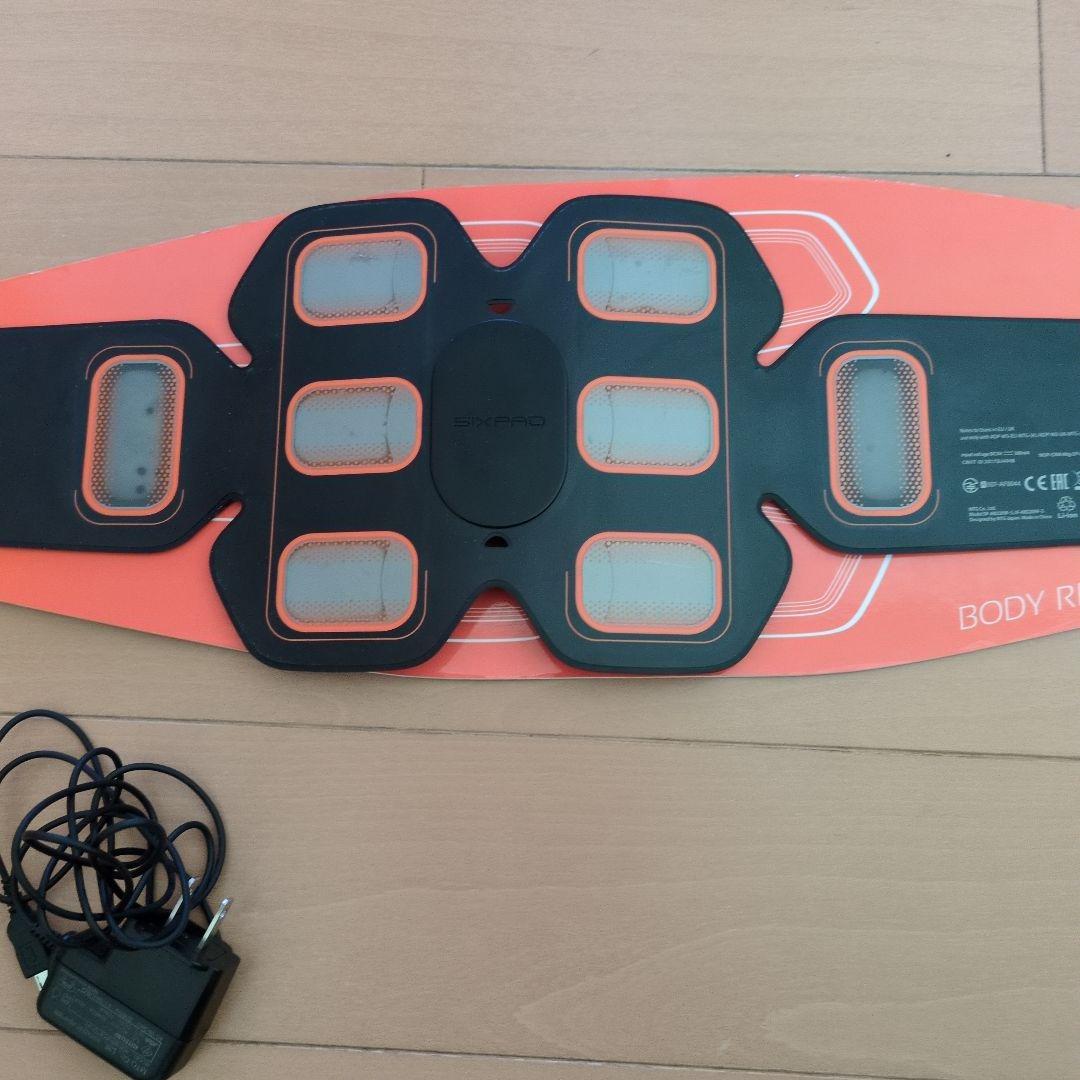 シックスパッド BEKONDO EMSトレーニングベルト ブラック/オレンジ