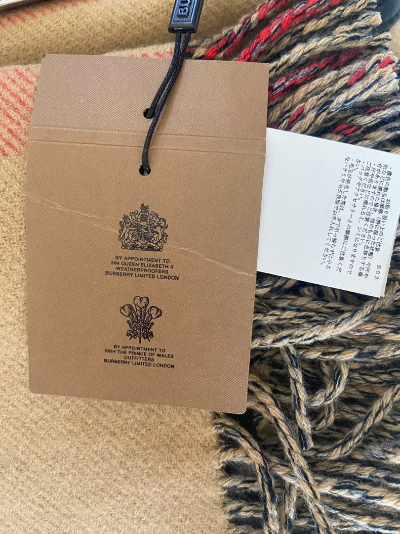 Burberryモノグラム ウールカシミア ジャカードケープ