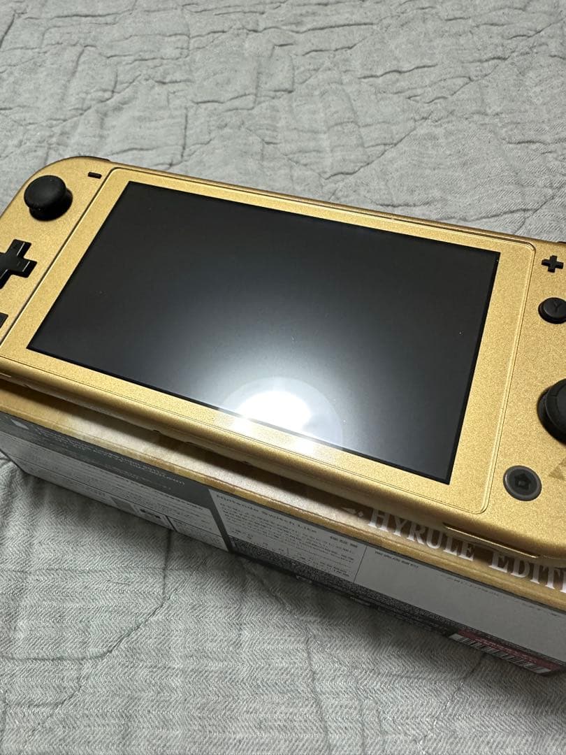 ユウ様Switch Switch Lite本体 ハイラルエディション　ケース付き