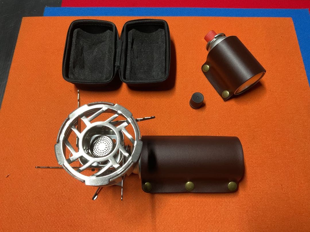 Iwatani FORE WINDSコンパクトキャンプストーブ五徳・CB缶2本付