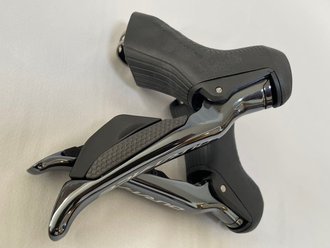 シマノDURA－ACE Di2デュアルコントロールレバー「ST‐R9170」新品