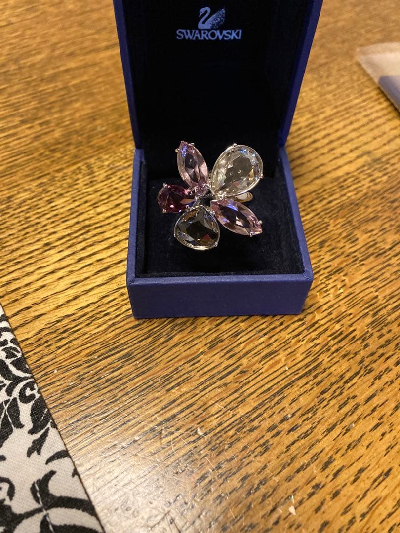 スワロフスキー指輪　薄紫、ピンク上品なお色味です。19号。