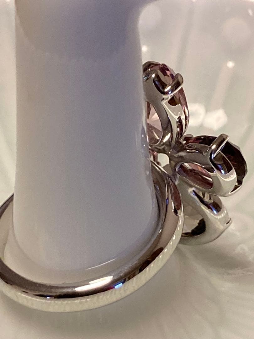 スワロフスキー指輪　薄紫、ピンク上品なお色味です。19号。