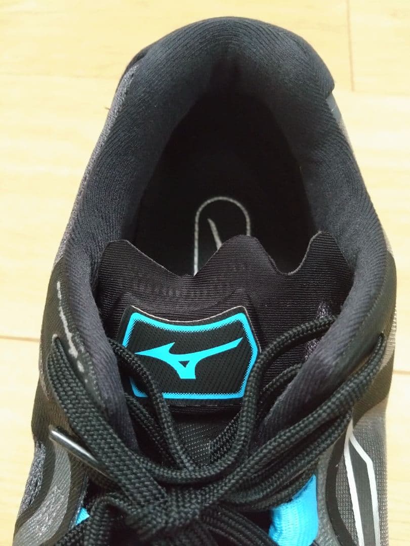 ミズノ ウエーブライトニングZ8 26.0cm ブラック×シルバー