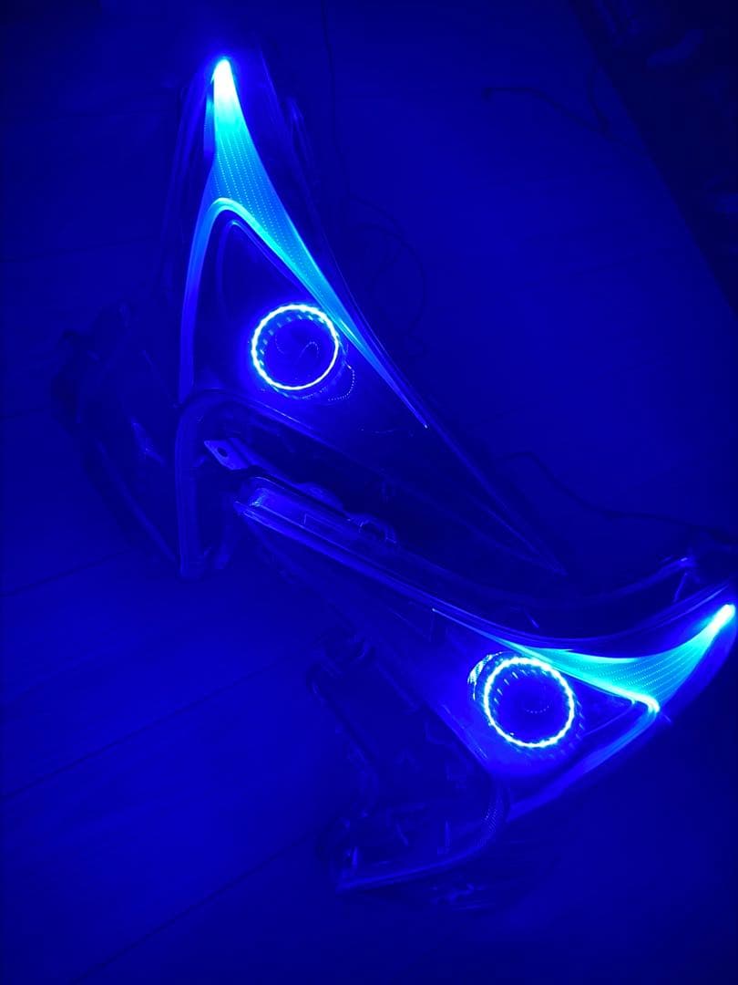 「訳あり品」50プリウス　加工ヘッドライト