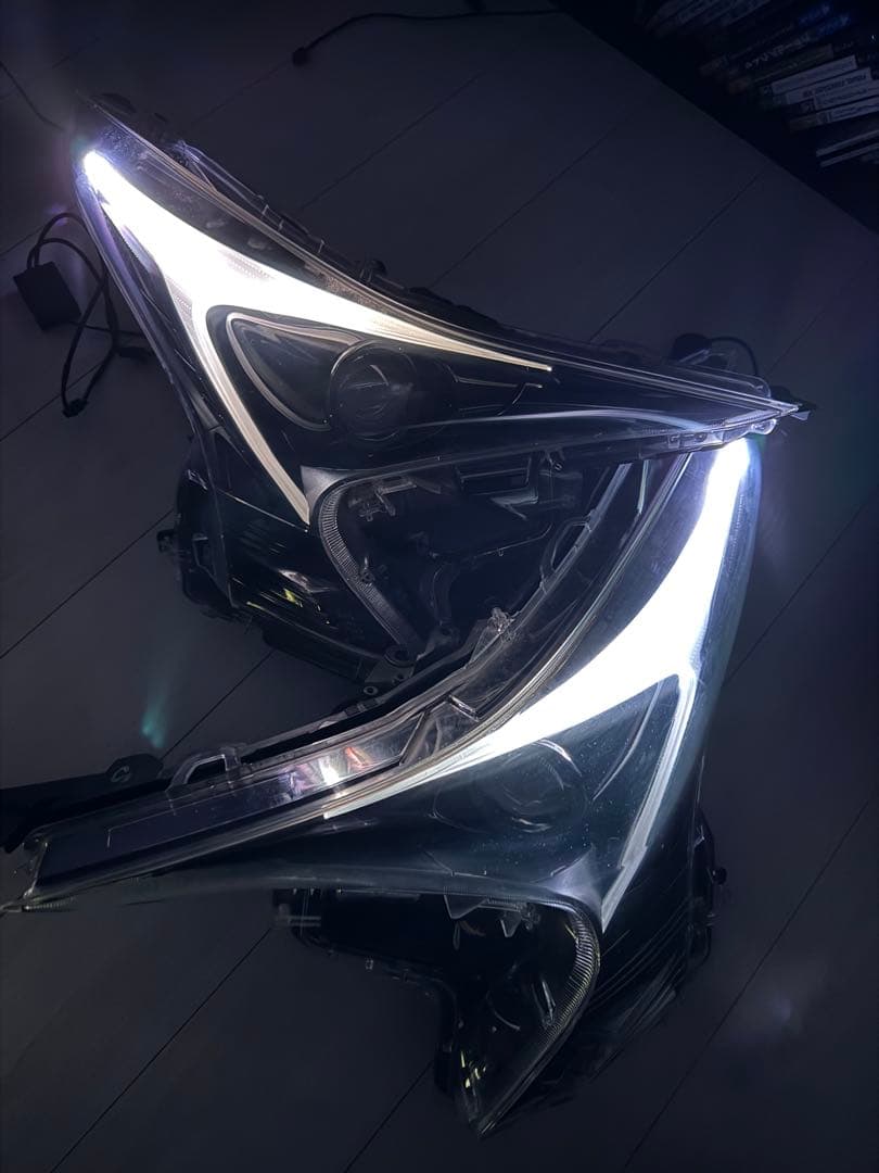 「訳あり品」50プリウス　加工ヘッドライト