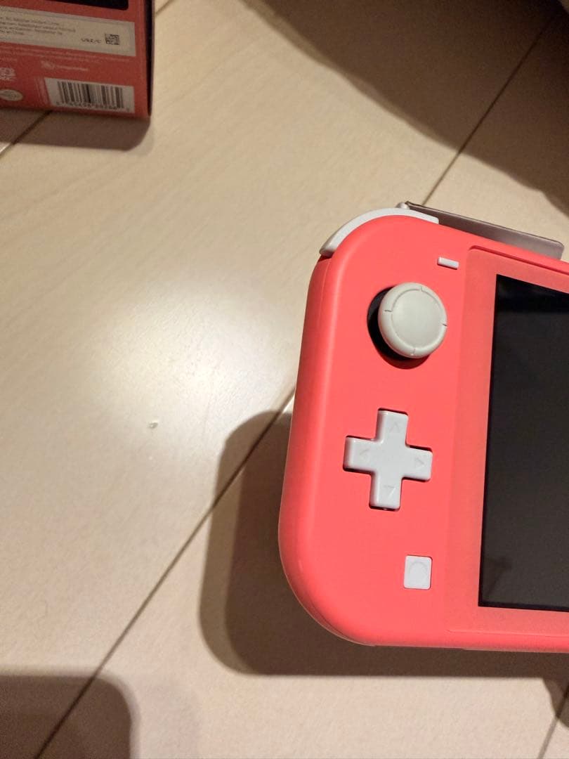 Nintendo Switch Lite コーラル（外箱,純正充電器付き）