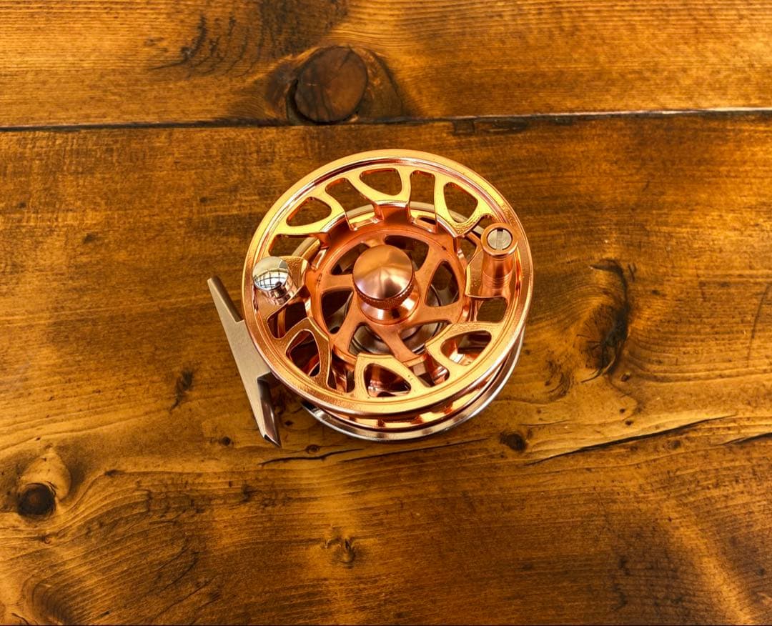フライリール　フライフィッシング　シャンパンピンク×ゴールド　渓流釣り　5/6
