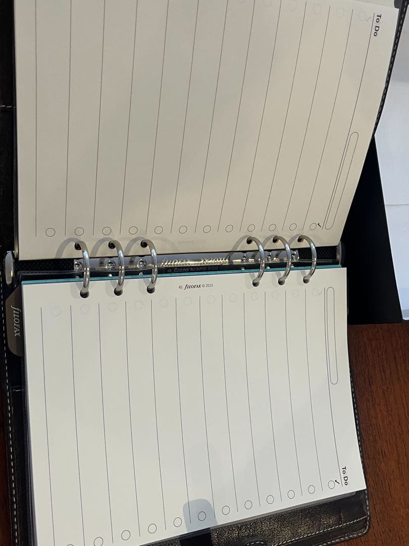 新品箱入りfilofax(ファイロファックス) 本革製システム手帳バインダー