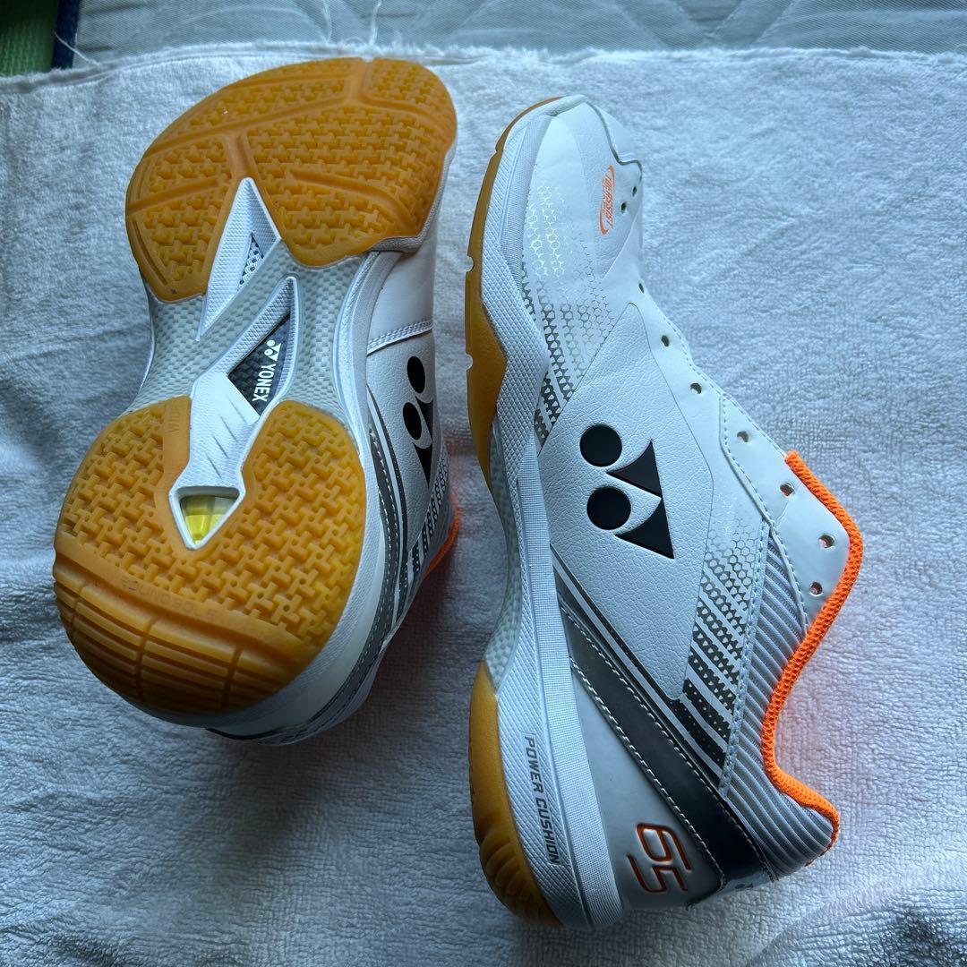 YONEX POWER CUSHION 55 ホワイト/オレンジ　26.5㎝