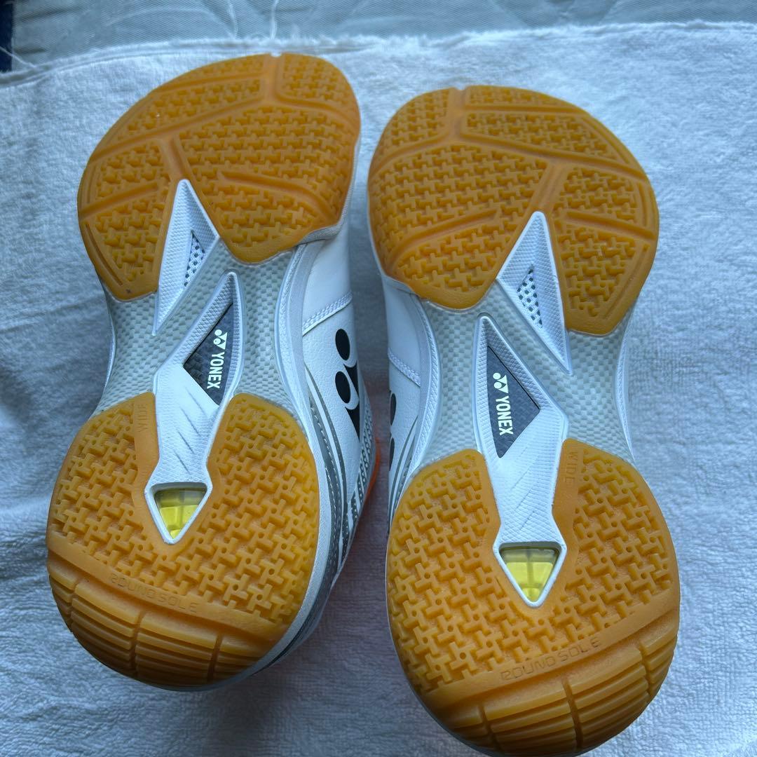 YONEX POWER CUSHION 55 ホワイト/オレンジ　26.5㎝
