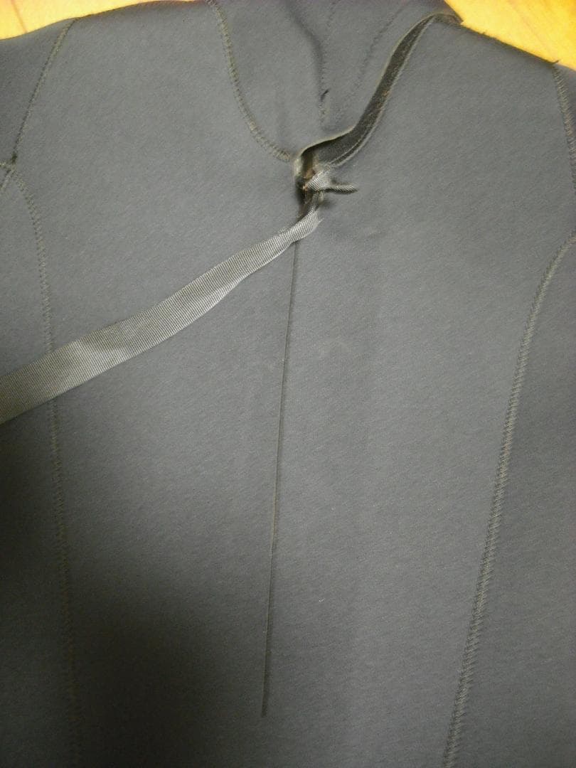 【新品同様】GLIDZ（グライズ）ウエットスーツ　スプリング　XSもしくはキッズ