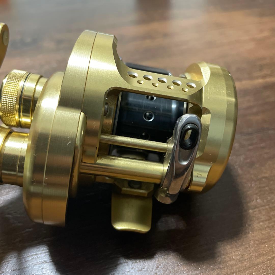 SHIMANOシマノ15カルカッタコンクエスト 100HG RIGHT03437