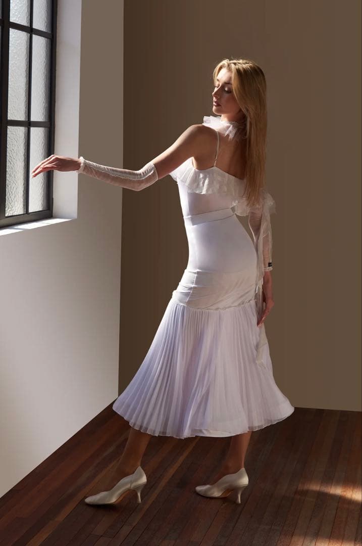 社交ダンス衣装　ダンスウェア　ダンスレオタード　dancequeen 白