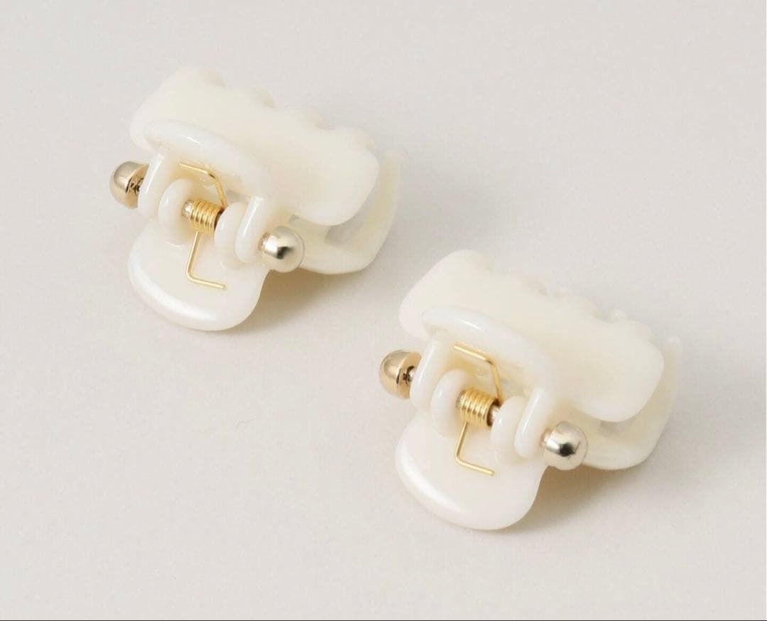 プラージュ　undo ヘアクリップ　アイボリー
