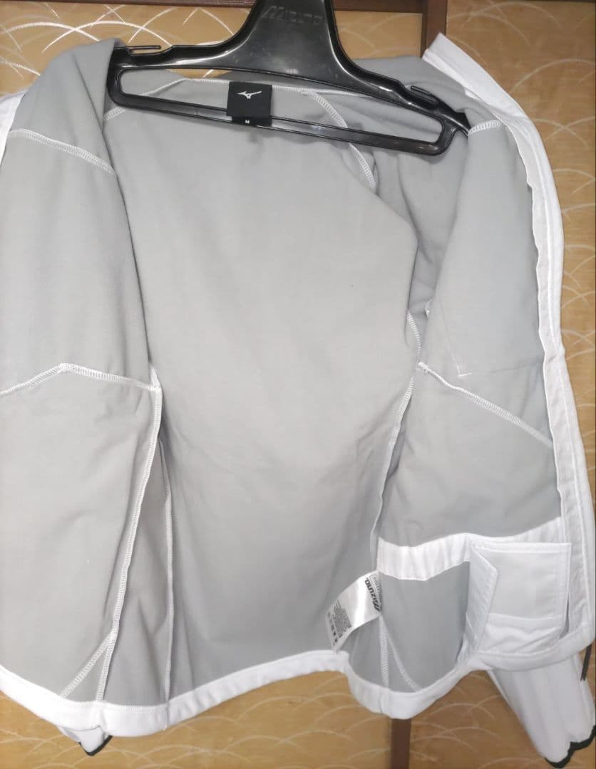 新品タグ付き MIZUNO ミズノ Techshieldフード付きミドラー