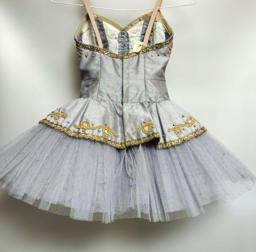 バレエ　グレー　チュチュ4着120cm台 　袖、ネックレス付 No1