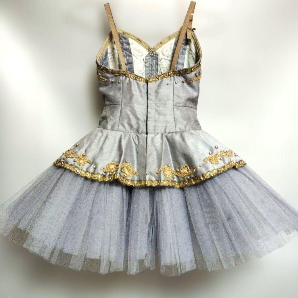 バレエ　グレー　チュチュ4着120cm台 　袖、ネックレス付 No1