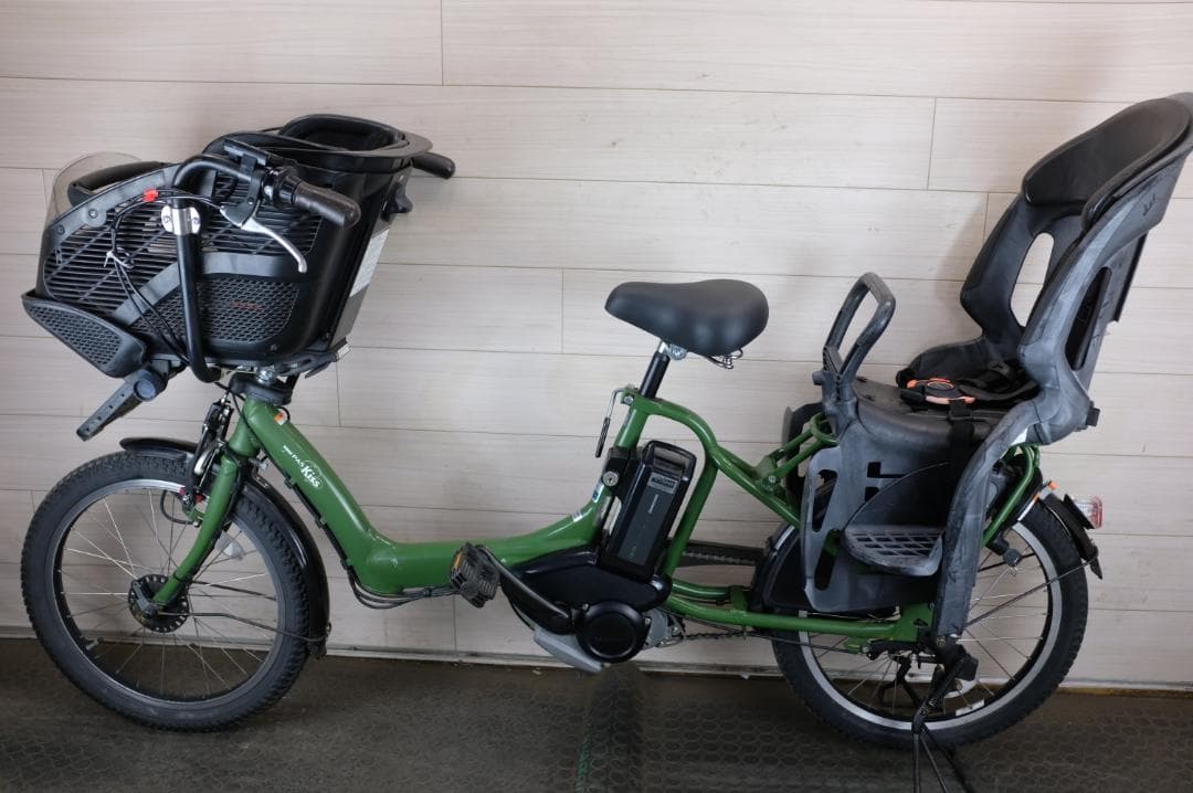 ヤマハPAS KISS　20インチ　3段　8.7Ah(4点灯）充電器あり