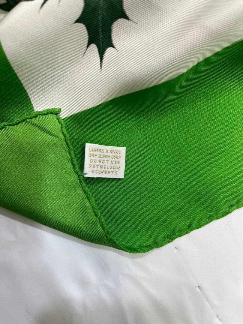 a0106-5オールドグッチ　Gucci フローラ　大判　ストール　花　シミあり