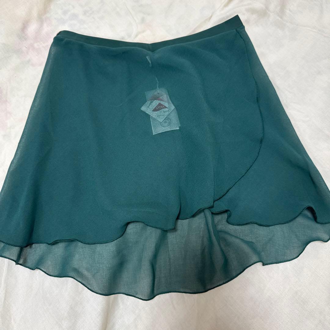 新品タグ付き⭐︎ DellaLo' Milano〈デラロミラノ〉 ショートスカート