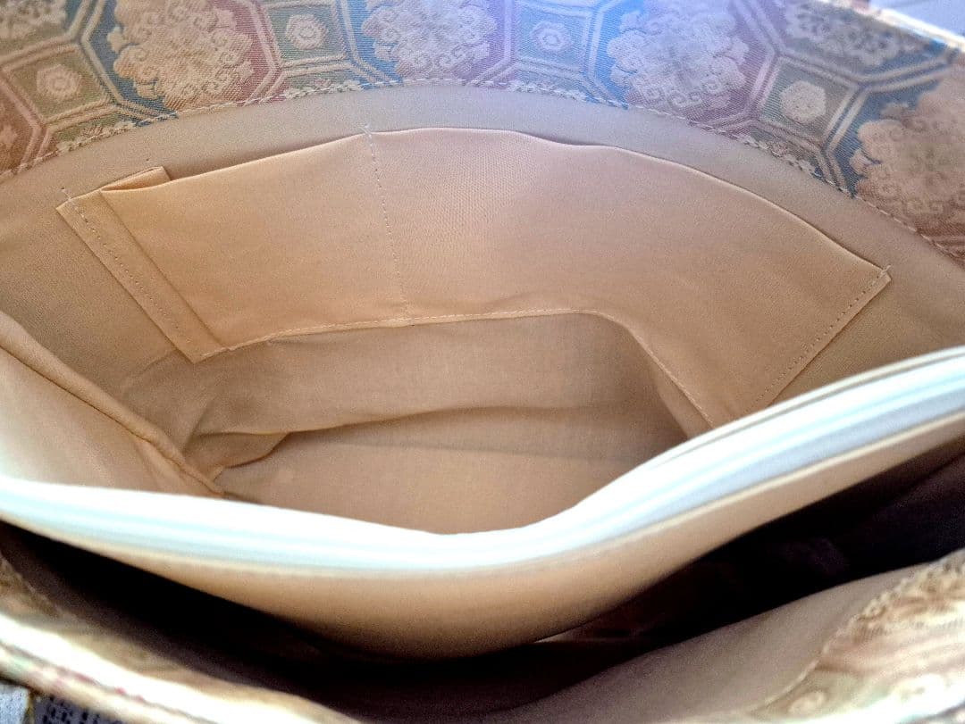 和装用バッグ　新品　トート　お茶会　 金色　文様　セレモニー　訪問着　成人式